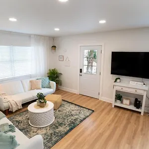 Luxury &stylish Near Ybor Dt Location Holiday home Tampa